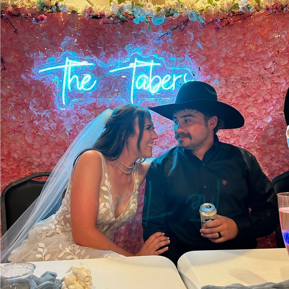 Meet your Posher, Demi - Picture 10 of 11